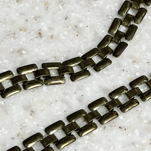 Unusual rhinestone necklace, antique gold metal, eye catching - Picture 7 of 9